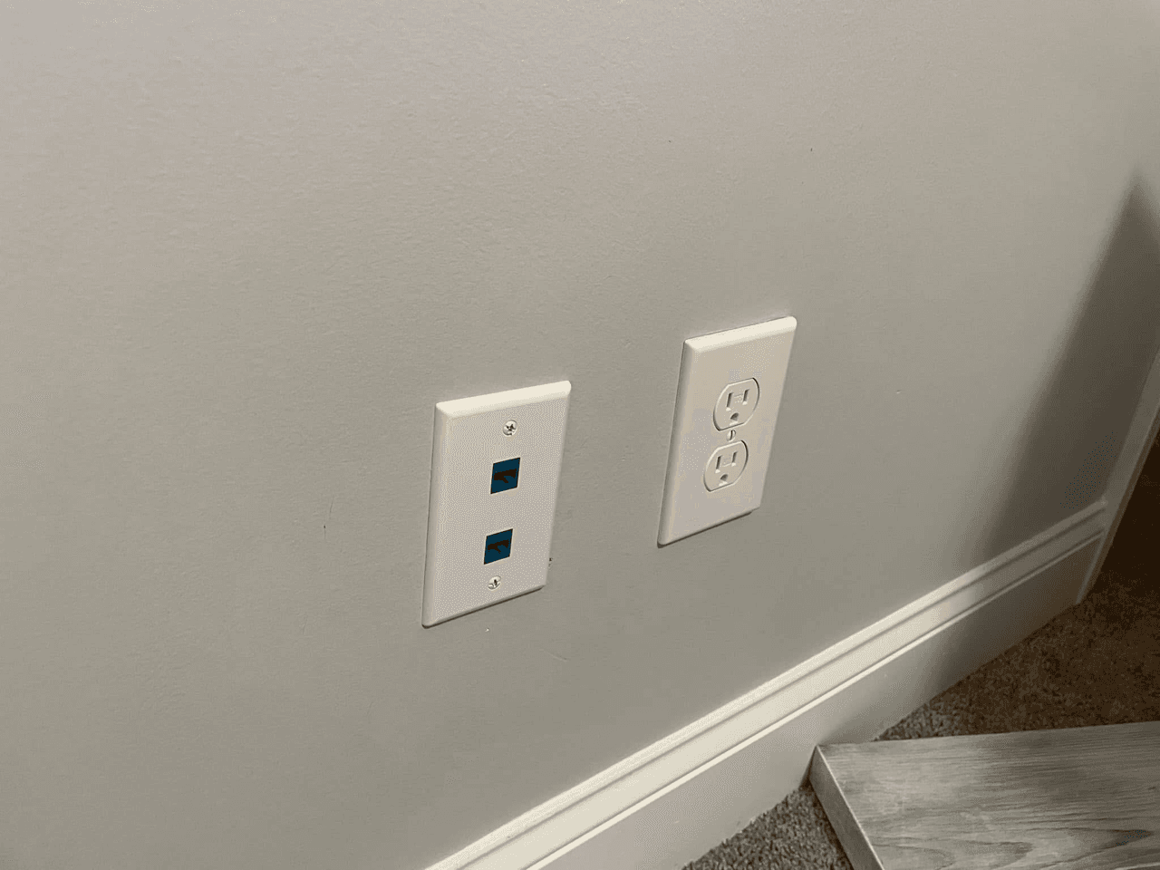 Clean CAT6 wall plate installation